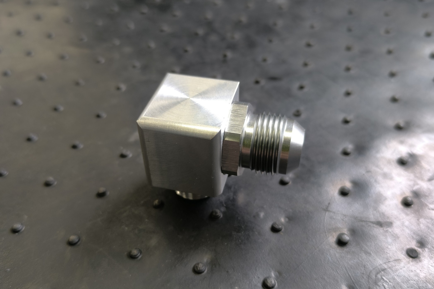 L型 オルタネーターブラケット